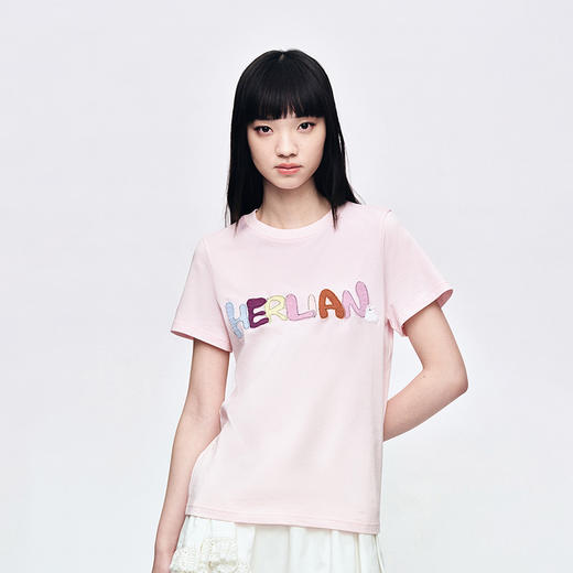 Herlian2025年夏季新品女士短袖彩色字母LOGO印花休闲TEE 商品图0