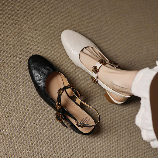 【预售5天】真皮复古包头凉鞋女粗跟一字带玛丽珍鞋圆头中跟后空单鞋NGMZR&72-79 商品图0