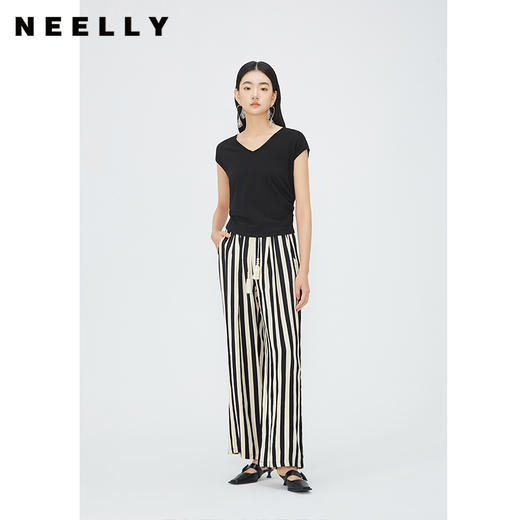 NEELLY纳俪商场同款夏季新款莱赛尔无袖针织衫女V领褶皱显瘦上衣N25054A04646 商品图0