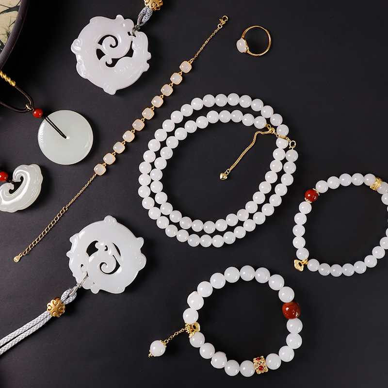 【下单任意一款即送天山翠玉山水飘绿圆满无事牌挂件】汀青·新疆和田白玉老熟料专场，戚家坑老熟玉质， 白如凝脂，油润宝光