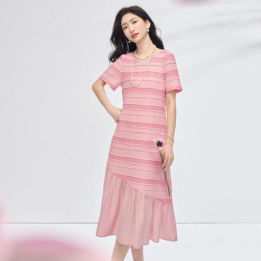 熙世界欧若风条纹粉色连衣裙女夏季短袖休闲宽松鱼尾拼接T恤长裙 商品图4