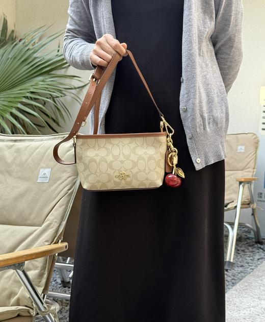 蔻驰COACH 发财元宝包 属于夏天的氛围感 日通勤百搭 单肩斜挎都好看~ 商品图0