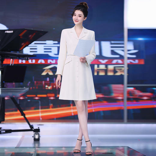 IWY/气质米白色西装连衣裙女主持人播音上镜职业裙高级感工作服Q1260 商品图0