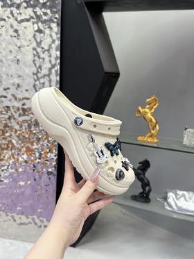 出口转内销 超级好穿的卡骆驰Crocs 泡芙洞洞鞋 增高5cm！ 软软糯糯的鞋子 很可爱很好穿 配送鞋面挂件  （一鞋二穿）名副其实的真香鞋 🍥