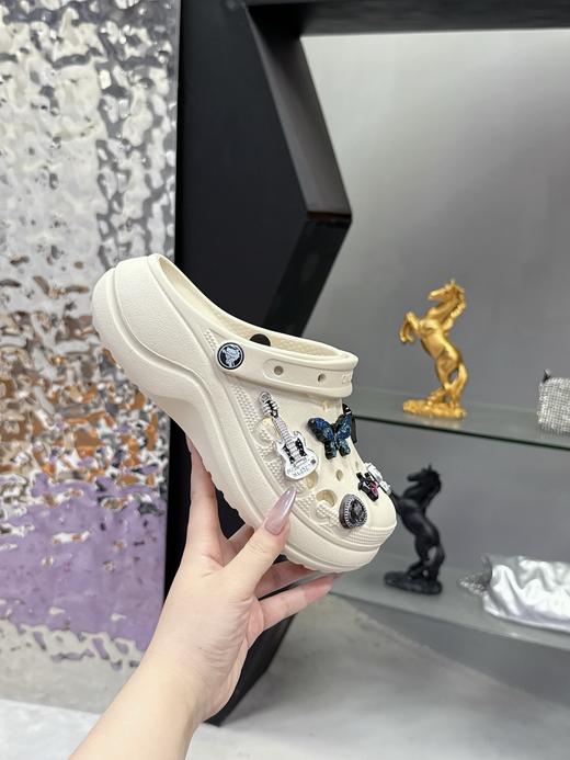 出口转内销 超级好穿的卡骆驰Crocs 泡芙洞洞鞋 增高5cm！ 软软糯糯的鞋子 很可爱很好穿 配送鞋面挂件  （一鞋二穿）名副其实的真香鞋 🍥 商品图0