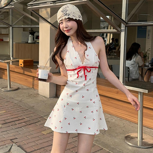 西遇碎花挂脖连衣裙女夏季新款旅游法式a字收腰吊带裙子SS050646 商品图2