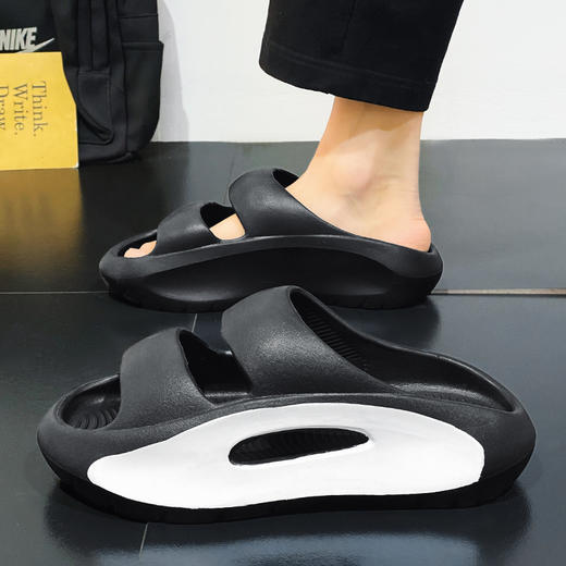 【买1送1 镂空机甲 高弹缓震】 防滑透气运动拖鞋（到手两双） 商品图3