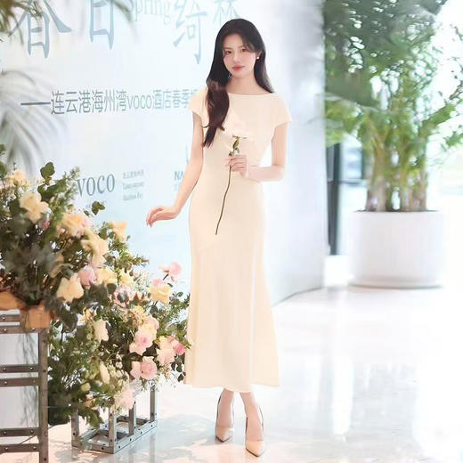 IWY/法式名媛短袖新款白色连衣裙女夏季正式场合包臀西装裙Q14337 商品图0