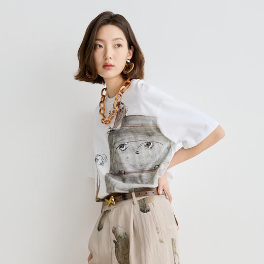 谜底T恤短袖女2025夏新品休闲日常印花宽松H型中长上衣252MT0556 商品图1
