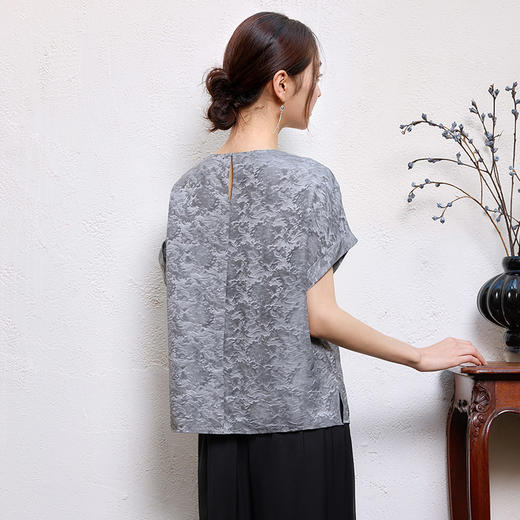 玳莎桑蚕丝小衫女2025夏季新款气质优雅立体花真丝粘提花上衣T恤  FB31103 商品图2