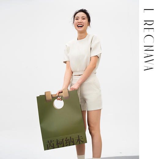 L RECNAVA 液态空气层休闲短裤 包臀裙 短袖 随心搭 怎么搭都漂亮 商品图1