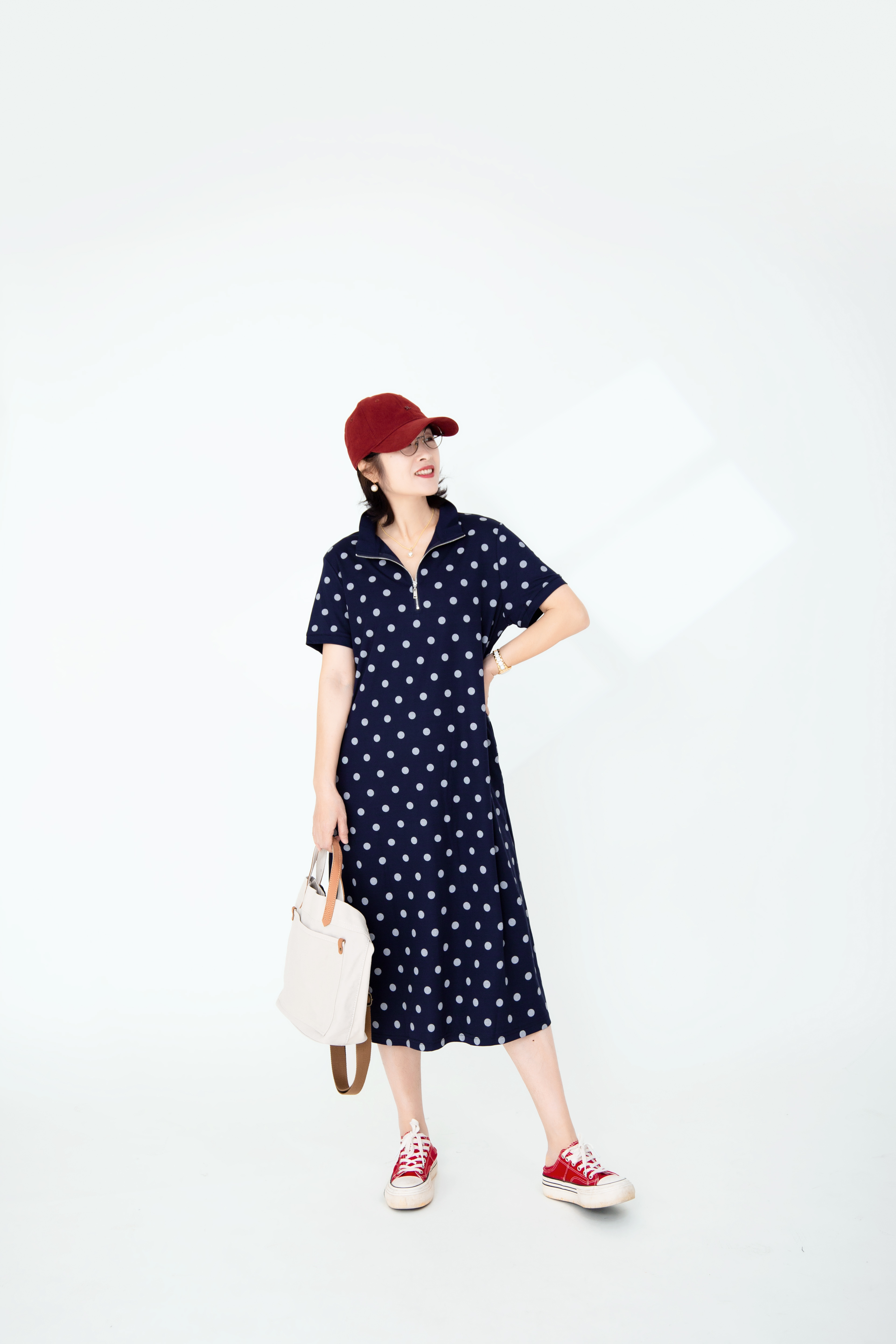 半拉链波点连衣裙