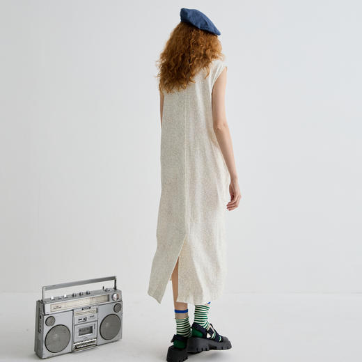 谜底连衣裙无袖2025夏新品复古风度假肌理感宽松H型长裙252ML0600 商品图2