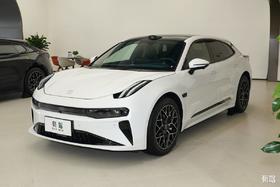 豪华轿车智能驾驶系统安全舒适出行首选