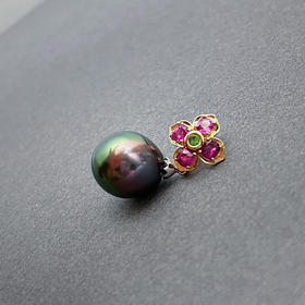 BY EVITA系列 18K镶红宝石、沙弗莱和孔雀绿色大溪地珍珠 坠子