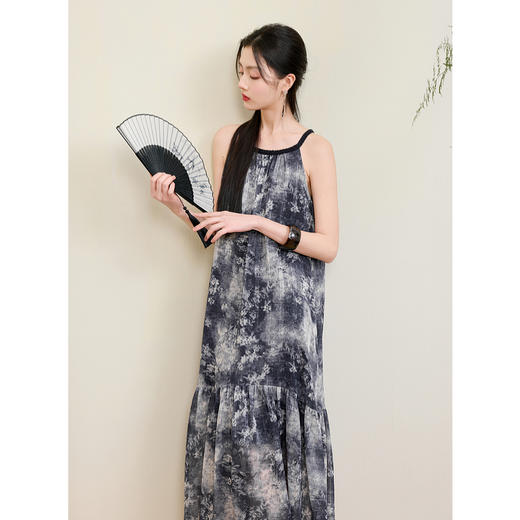 三彩【墨澜听雨】2025夏季新款亮丝雪纺连衣裙新中式吊带长裙C 商品图2