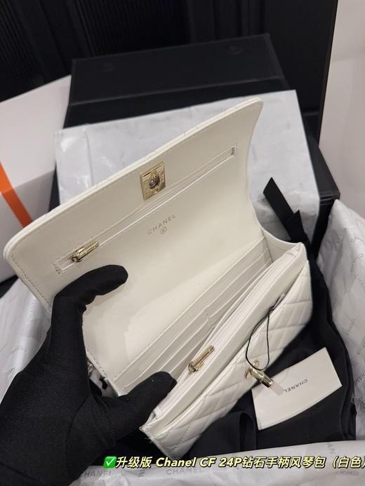 顶级免税版 VIP专柜体验 收到即官网同样 香奈儿Chanel CF 24P钻石手柄风琴包  本季颜值王 真的闪到我心尖上!这次设计师还多花了点心思在双c logo上!很精致，但是一点都不浮夸! 商品图8