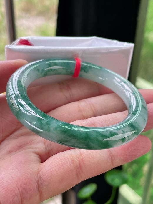 52圆条翡翠手镯 商品图4