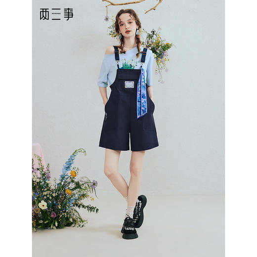 两三事 游牧童谣 2025夏季新款复古贴布绣丝巾装饰牛仔背带裤女 商品图0