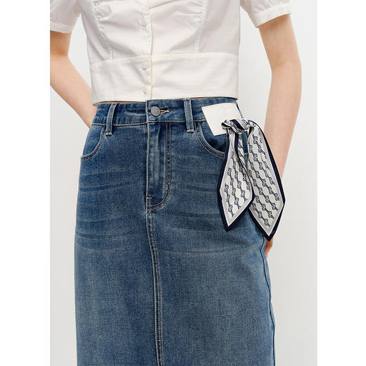 NEELLY纳俪商场同款夏新款时尚牛仔半身裙女简约后开叉直筒包臀裙N25054E04639 商品图2