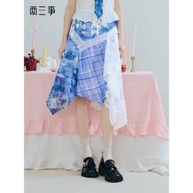 两三事 花田错 2025夏季新款复古格子印花蕾丝拼接不规则半身裙