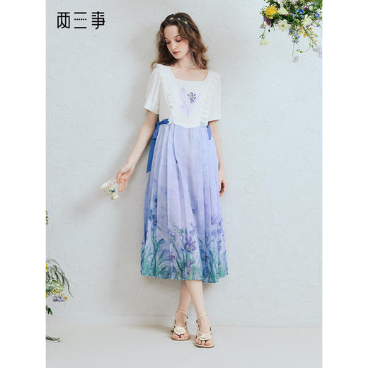 两三事 兰鸢漫舞 2025夏季新款温柔风印花裙摆拼接绑带刺绣连衣裙 商品图0