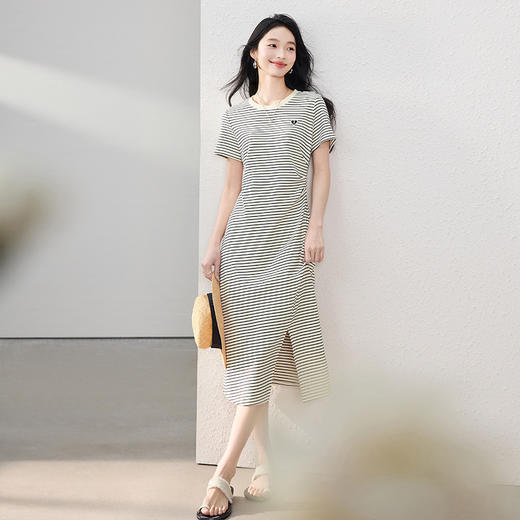 【专属特价】熙世界通勤休闲风条纹连衣裙女夏季2025年新款短袖气质开叉长裙子 商品图4