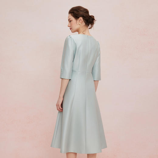 QF841斯尔丽25夏季新款气质轻奢法式修身送镶钻胸花宴会礼服显高连衣裙 商品图1