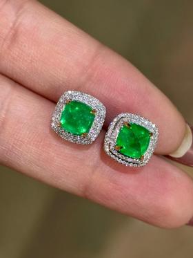 3.2ct糖塔祖母绿耳钉