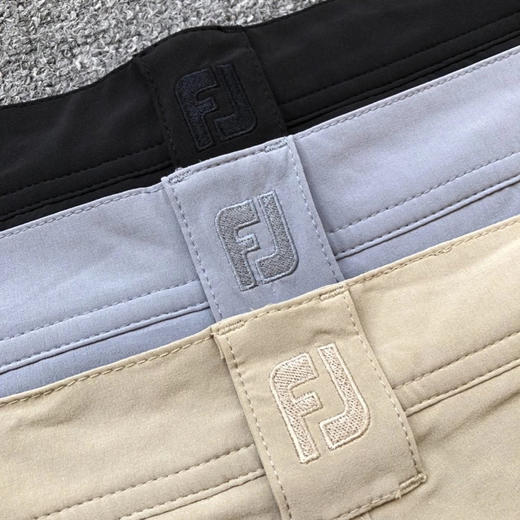 正品FJ 男款高尔夫短裤，快干透气。有大码。
黑色33 34 36 38   
灰色32 36 38 40
卡其35 36 38 40 42
数量不多 商品图14