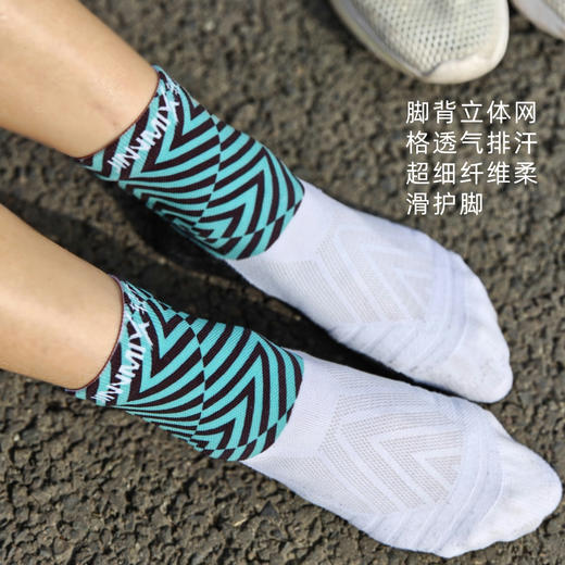 平行宇宙200针超轻薄压缩减震竞速运动中筒袜 商品图4