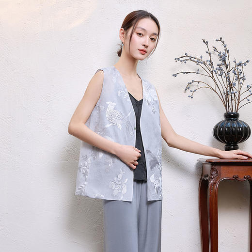玳莎新中式国风马甲女2025年夏季新款精美重工刺绣真丝无袖背心 FB37001 商品图1