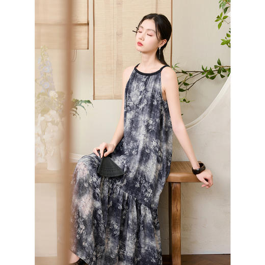 三彩【墨澜听雨】2025夏季新款亮丝雪纺连衣裙新中式吊带长裙C 商品图3