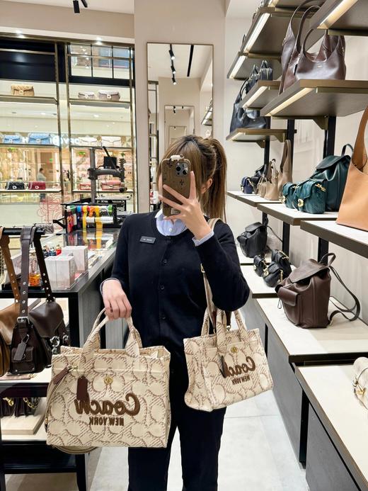 蔻驰COACH 帆布TOTE包购物袋 超级轻 零自重 学生党、上班族通勤必备 大号还可以带电脑 简直不要太好背！ 商品图1