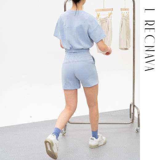 L RECNAVA 液态空气层休闲短裤 包臀裙 短袖 随心搭 怎么搭都漂亮 商品图3