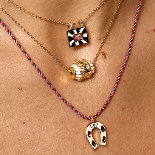 北京仓｜MYA-BAY-MINI HORSESHOE-白色 珐琅 迷你 马蹄铁 项链［比利时设计师］ 商品图1