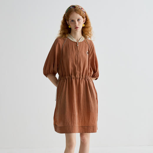 谜底连衣裙短袖女2025夏季新品休闲运动宽松收腰中长裙252ML0686 商品图0