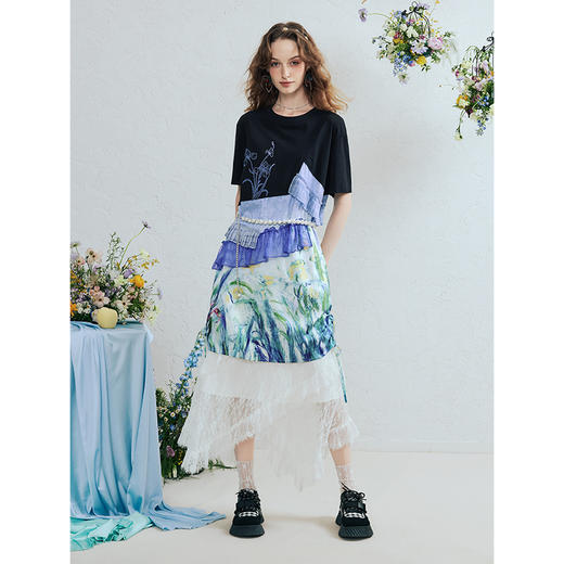 两三事 鸢海迷舞 2025夏季新款复古压褶拼布印花刺绣t恤裙连衣裙 商品图1