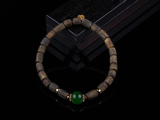 XY0280桶珠沉香+碧玉手串 商品图0