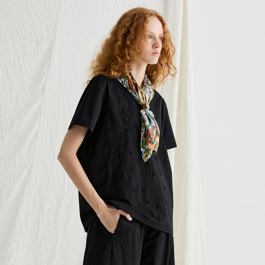 谜底T恤短袖女2025夏新品休闲日常激光镂空宽松弹力上衣252MT0637 商品图1