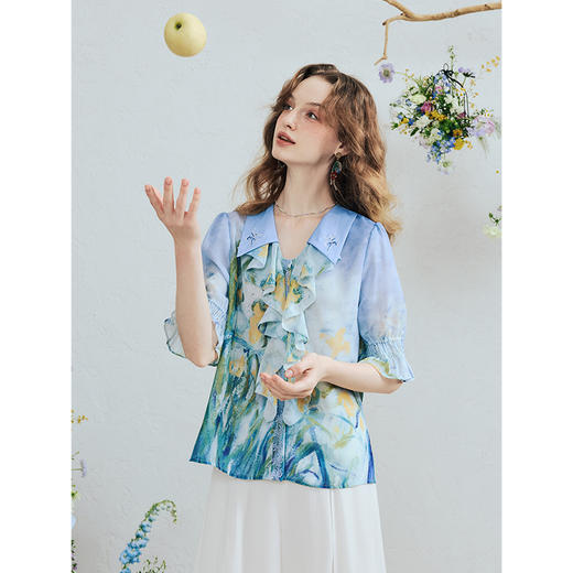 两三事 月缎流萤 2025夏季新款淑女风印花荷叶边刺绣翻领衬衫女 商品图3