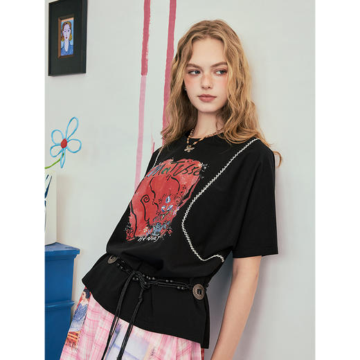 两三事 青春手记 2025夏季新款个性印花织带拼接短袖t恤女宽松 商品图3