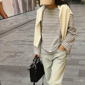 洛诗琳34842经典简约条纹打底衫2025新款极简主义灰白条纹上衣325
