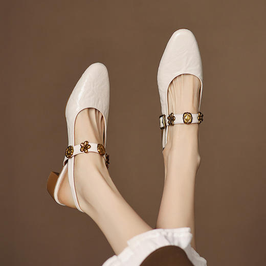 【预售5天】真皮复古包头凉鞋女粗跟一字带玛丽珍鞋圆头中跟后空单鞋NGMZR&72-79 商品图1