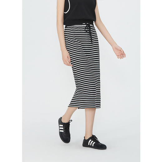 NEELLY纳俪商场同款夏季新款黑白条纹后开叉半身裙女时尚修身长裙N25054E04620 商品图2