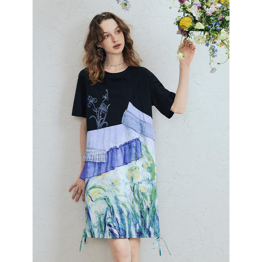 两三事 鸢海迷舞 2025夏季新款复古压褶拼布印花刺绣t恤裙连衣裙 商品图2