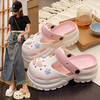 【可甜可酷！日常通勤】新款时尚洞洞鞋eva踩屎感女夏季清凉室内增高厚底外穿软底。ry 商品缩略图0