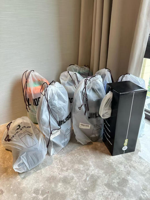 太超值了‼️EAIL GORL高能运动水杯正品出美国🇺🇸亚马逊订单～

亚马逊同步售价💰$29.9，折算人民币约为💰¥215，九个色 商品图2