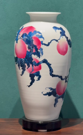 青花斗彩九桃瓶