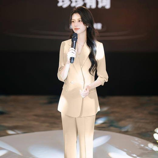 IWY/气质卡其色西装套装女正式场合播音主持上镜商务休闲职业装工作服 C14234+P34234 商品图4